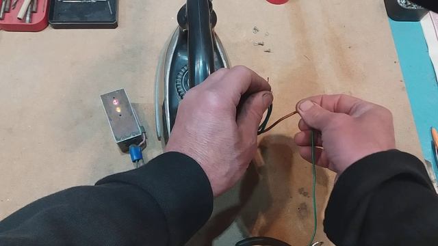 А утюг работаеть ???.