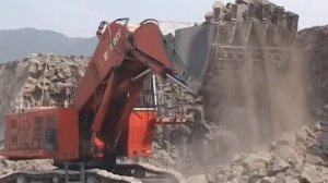 большой китайский карьерный экскаватор CED1250