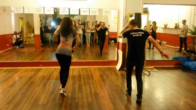 Bachata Shine: Alejandro & Anna смотреть онлайн