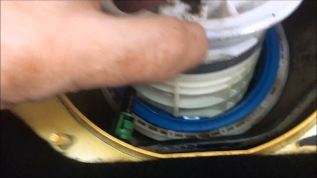 How to change the fuel filter on a 2009 mini cooper s R 56 смотреть онлайн