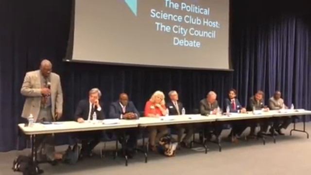James Ray, candidate for Wilmington City Council, speaks at Tuesday’s forum for the council electio смотреть онлайн
