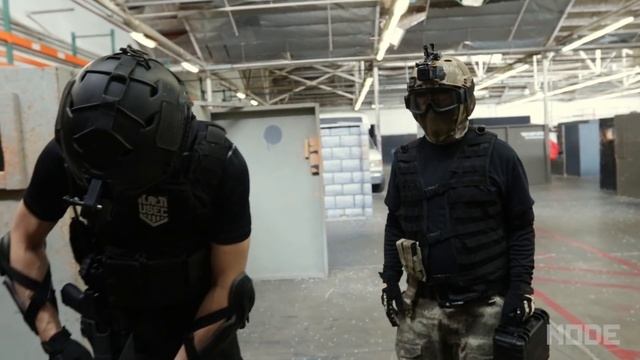 Airsoft TTT - Defusing A Bomb During A Gun Fight! смотреть онлайн