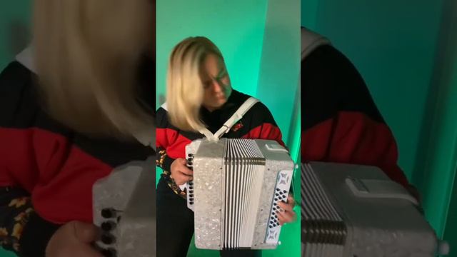 Поклонникам Мияги! #miyagi #miyagiandypanda #minor #cover #гармонь #гармонист #гармонистыроссии смотреть онлайн