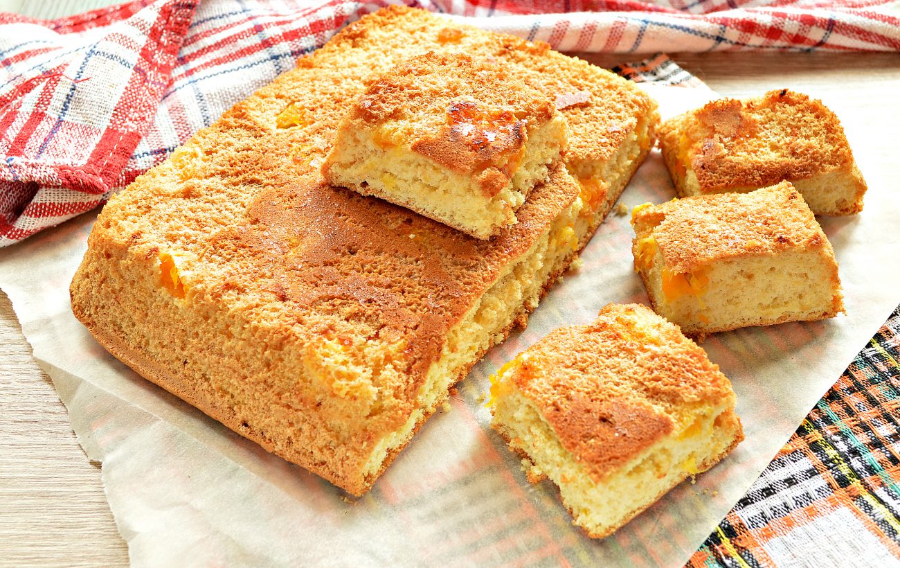 Яблочный пирог на кефире с мандарином смотреть онлайн