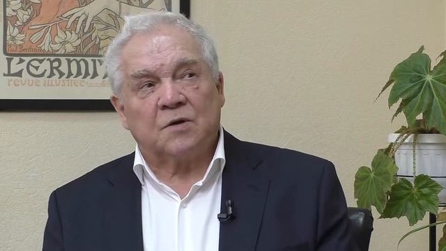 Рауль Якупов. Я пел под аккомпанемент станков. смотреть онлайн