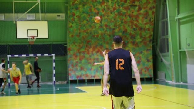 «Тренировка с микрофоном». Баскетбол с нового ракурса смотреть онлайн