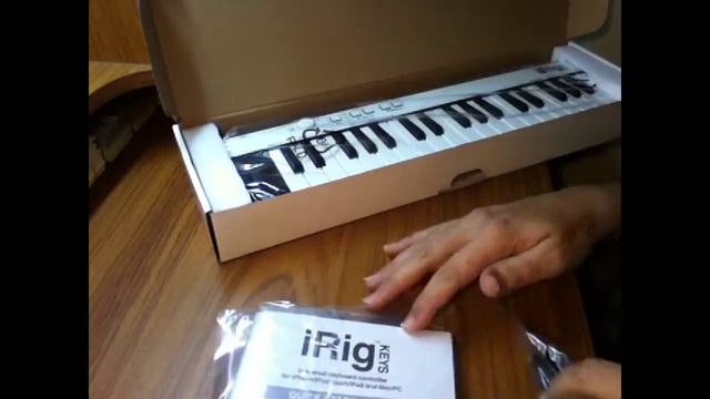 iRig Keys Unboxing смотреть онлайн