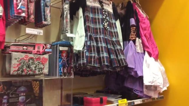 Barbie and Monster High. Обзор товаров для девочек в Toys Rus смотреть онлайн