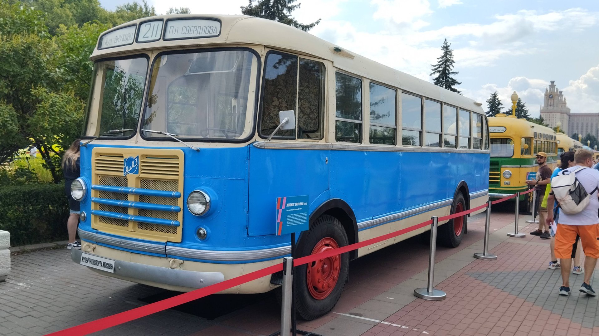 Ретро автобус ЗИЛ-158 смотреть онлайн