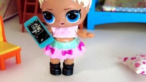 АКУЛЁНОК ТАК ИГРАЛ - ЧУТЬ В БОЛЬНИЦУ НЕ ПОПАЛ! Куклы ЛОЛ СЮРПРИЗ в детском садике МУЛЬТИКИ ДАРИНЕЛКА