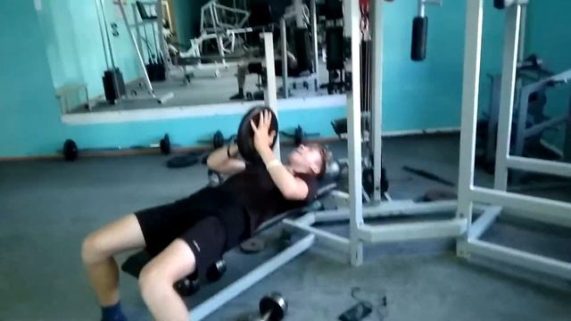 Первый раз в тренажерном зале смотреть онлайн