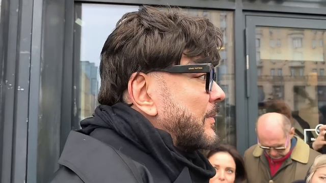 Филипп Киркоров расплакался на прощании с Александром Ширвиндтом / театр Сатиры 18.03.2024 смотреть онлайн