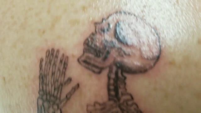 Praying skeleton tattoo by Boris Kuryakin on male right upper back, September 27, 2017 смотреть онлайн