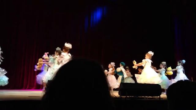 Танц студия калейдоскоп .новогдний смотреть онлайн