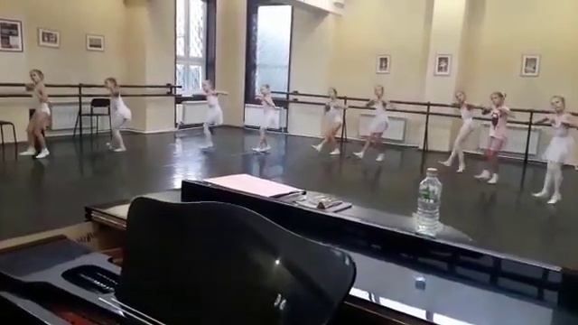 Это когда мы ещё учили тирольский танец смотреть онлайн