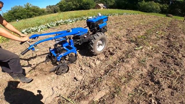 Альтернативная копалка для мотоблока. Кентавр 10. Alternative digger for a walk-behind tractor. смотреть онлайн