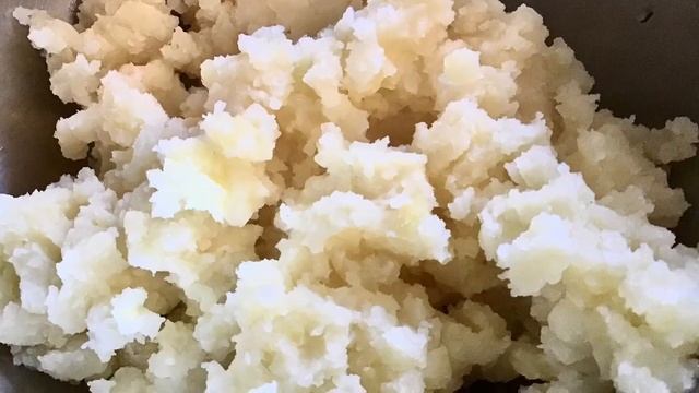 Ну оОчень вкусные пирожки на Картофельном Отваре. С Ароматной Намазкой смотреть онлайн