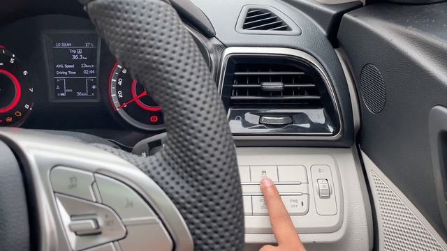 New Updated Mahindra Xuv300 W8 (O) ? Top Model With New Mahindra LOGO | Detailed Walkaround Review! смотреть онлайн