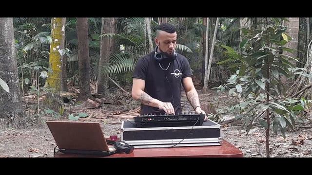 LUCAS SONORA - MINISET LOW смотреть онлайн