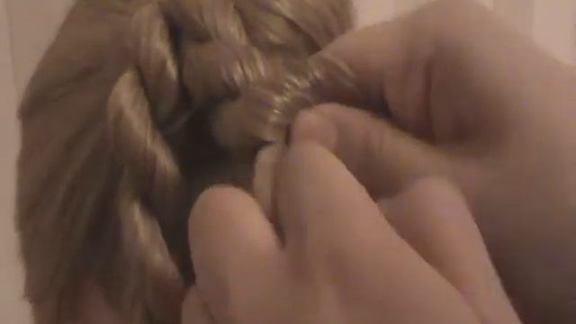 Разные косы. Прическа на основе плетения жгутом смотреть онлайн