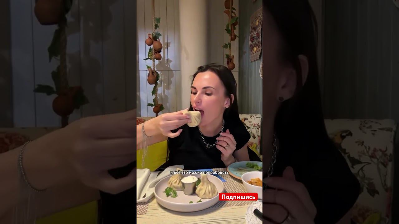 Хачапури с селёдкой и хинкали с оливье смотреть онлайн