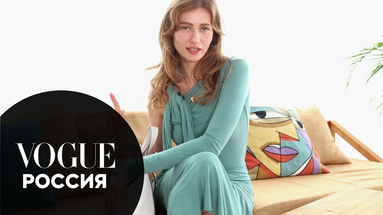 Что в сумке у певицы Луны? | Vogue Россия смотреть онлайн