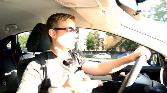 Venucia D60 - самый подробный обзор доступного электроседана D класса от Nissan. смотреть онлайн