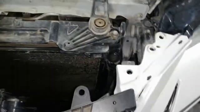 ?LEXUS NX200 ЗАМЕНА ДЕКОРАТИВНОЙ ПЕРЕДНЕЙ РЕШОТКИ РАДИАТОРА ?