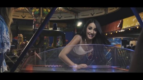 Μαλού - Δες Με | Official Video Clip