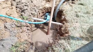 Абиссинская скважина в сплошном песке. Сильное поглощение, замывка и добавление бентонита.