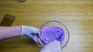 Подарок до 100 рублей своими руками. Как сделать цветную соль для ванны. DIY