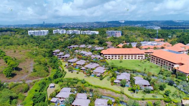 Flight overlooking the city of Bali on the Indian Ocean 13 смотреть онлайн