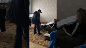 Безумный Паша. Застал Иришку за изменой. Треш, разборки.