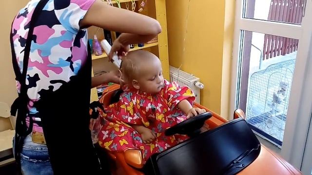 Первая стрижка Мироши смотреть онлайн