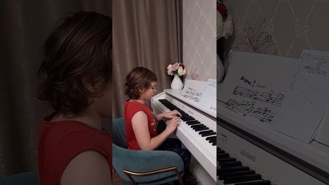 "Моя первая мелодия" Лиза - композитор) смотреть онлайн