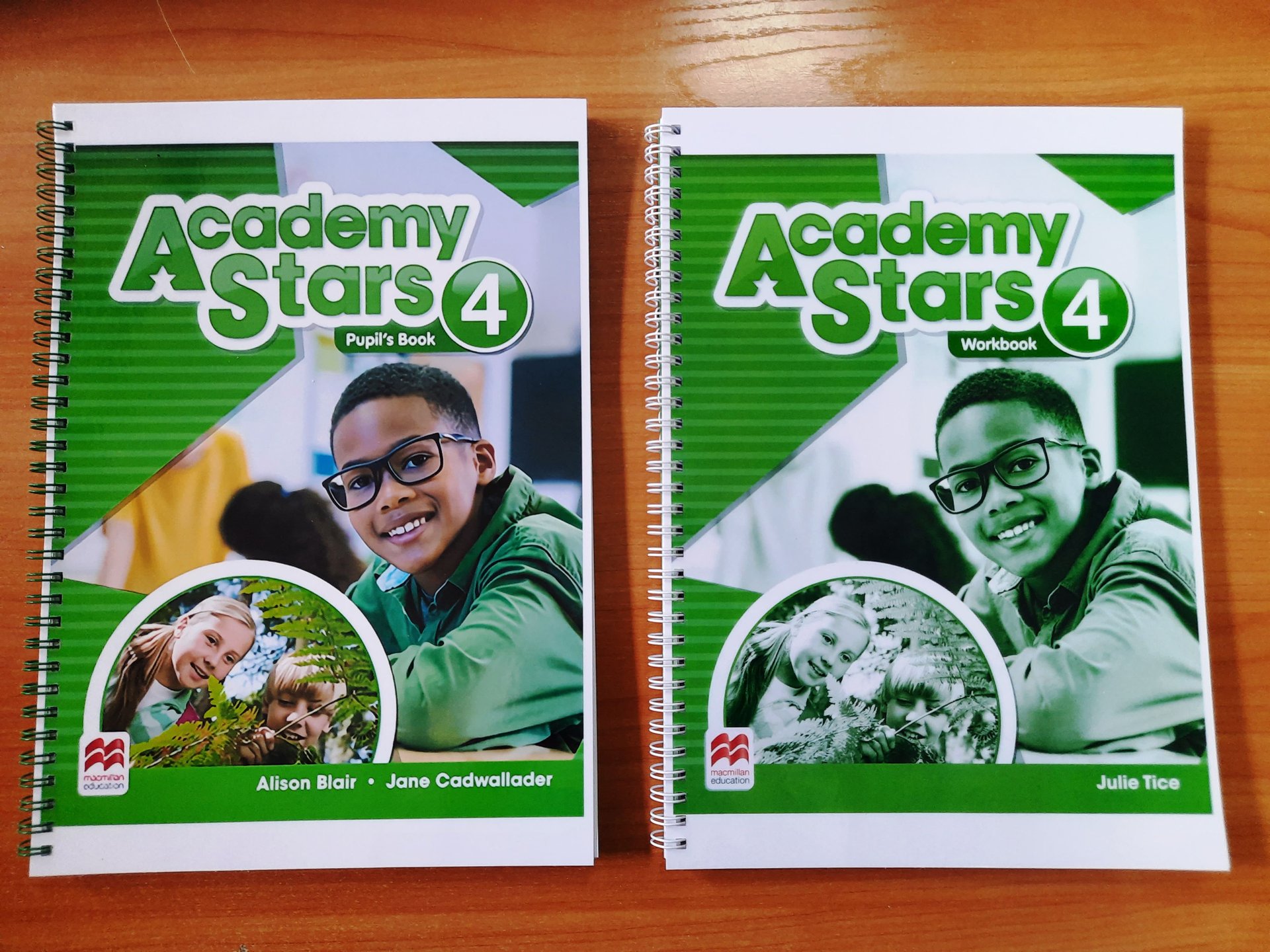 Academy Stars 4 смотреть онлайн