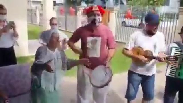 GRUPO DE CANTORIA ITALIANA PRESTA HOMENAGENS A ARTISTAS POPULARES EM BENTO GONÇALVES - RS смотреть онлайн