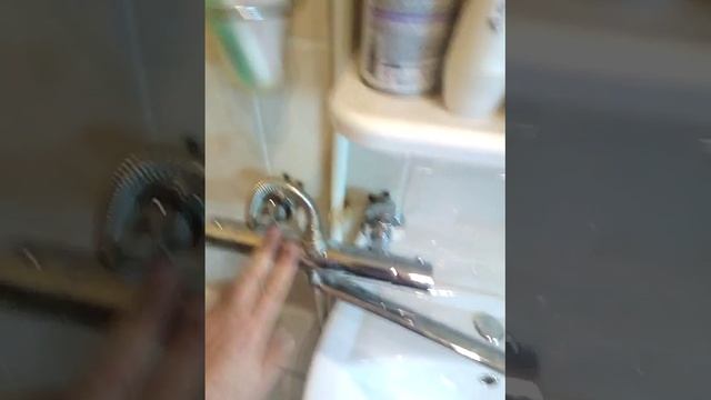 Термостатический смеситель с гусаком для ванны смотреть онлайн