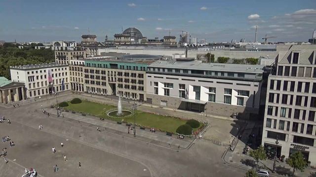 Webcam in Berlin - Brandenburger Tor смотреть онлайн