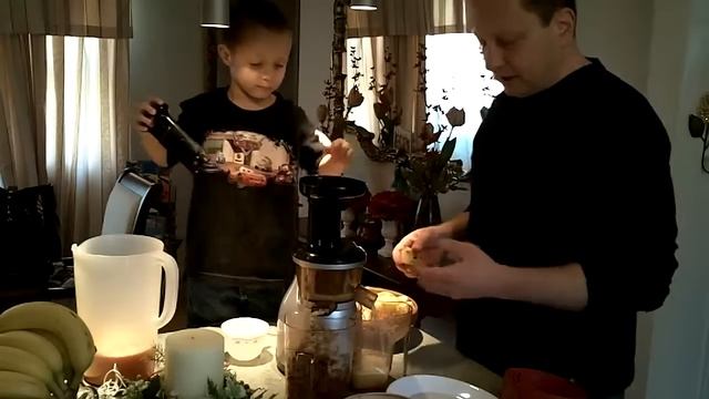 Omega VRT HD 1 year Review Apple, Strawberry Lemonade. смотреть онлайн