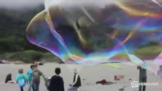 Огромные мыльные пузыри смотреть онлайн