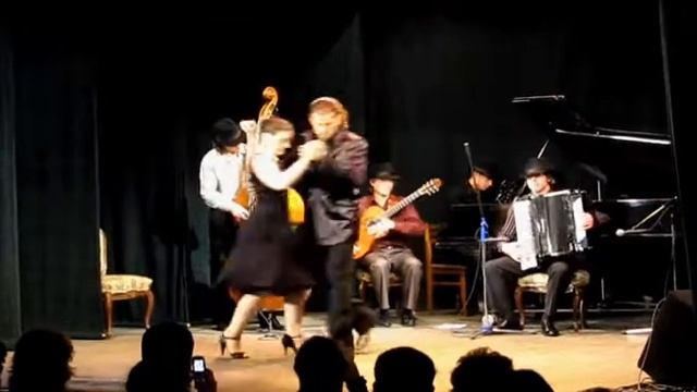 Ариадна Навейра и Лукас Молина в Домжуре. 27 ноября 2008_3 смотреть онлайн