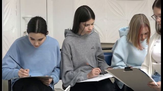 В ДШИ Заречного состоялся необычный фестиваль изобразительного искусств смотреть онлайн