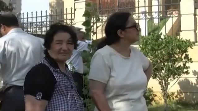 Баку: в очереди за иранской визой смотреть онлайн