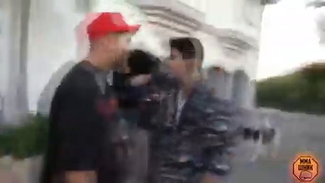 Райан Гарсия Начал уже на улице драться смотреть онлайн