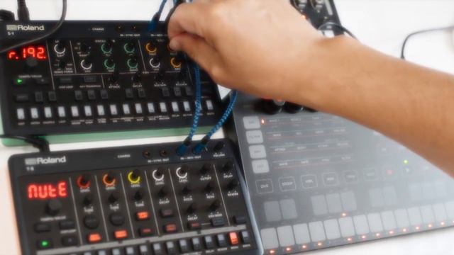 Roland AIRA Compaact T-8, S-1, UNO Synth / Original / Jam смотреть онлайн