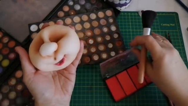 ШЬЁМ КУКОЛЬНУЮ МОРДАШКУ ИЗ КАПРОНА . We sew a puppet face from kapron смотреть онлайн