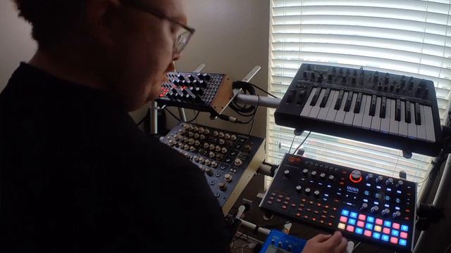 #Jamuary2022 - 09 - Desktop synth ensemble 120bpm techno смотреть онлайн