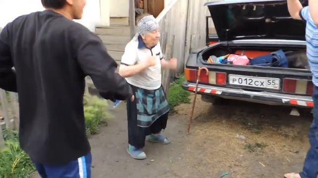 бабуля зажигает - Granny blows смотреть онлайн