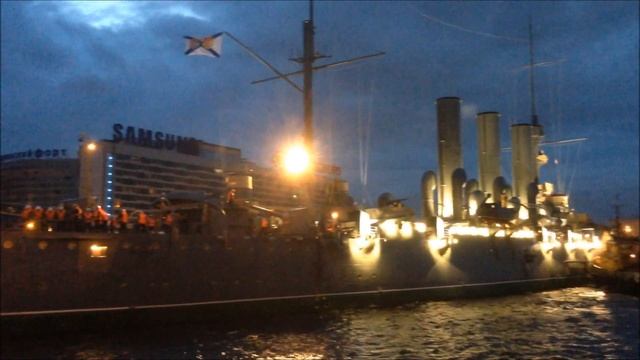 Крейсер "Аврора" вернулся домой после ремонта. смотреть онлайн